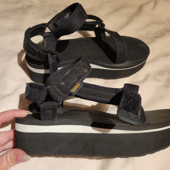 Black Women's Teva Flatform Universal Mesh Print Flatforms | CKH-721569 - Picture 2 of 6